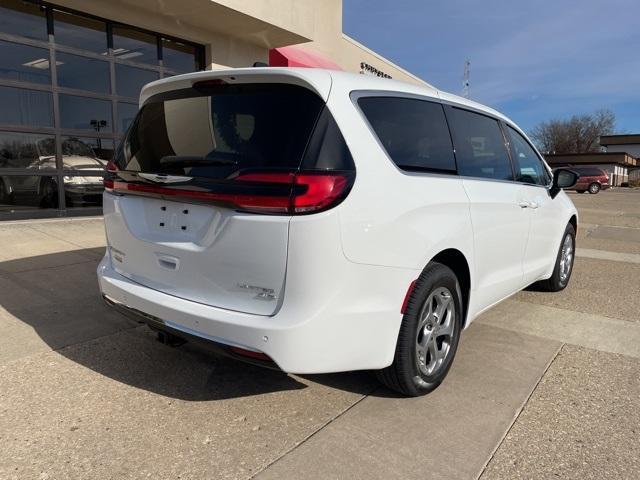 new 2024 Chrysler Pacifica car, priced at $50,615