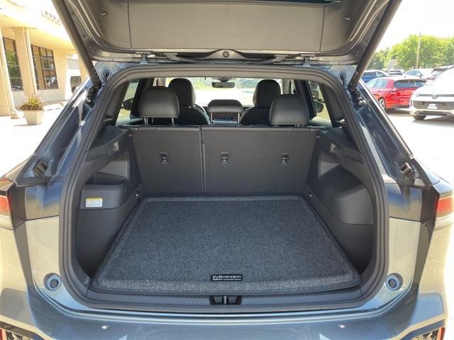 new 2025 Volkswagen Tiguan car, priced at $38,439