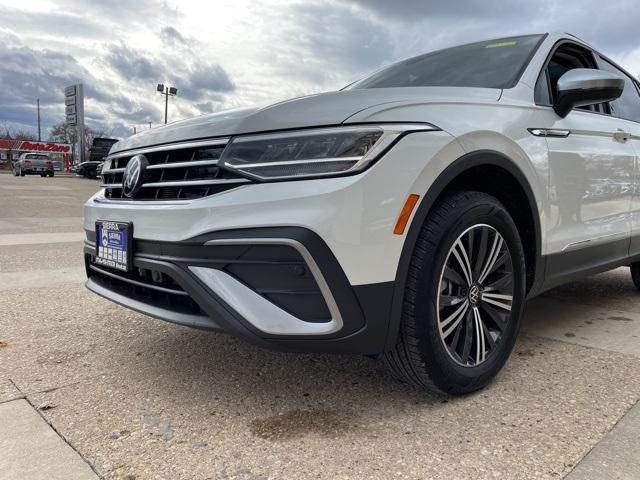 new 2024 Volkswagen Tiguan car, priced at $32,488