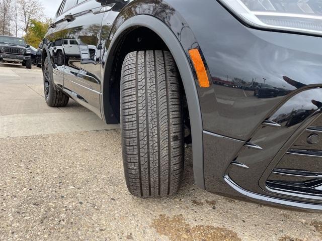 new 2024 Volkswagen Tiguan car, priced at $34,901