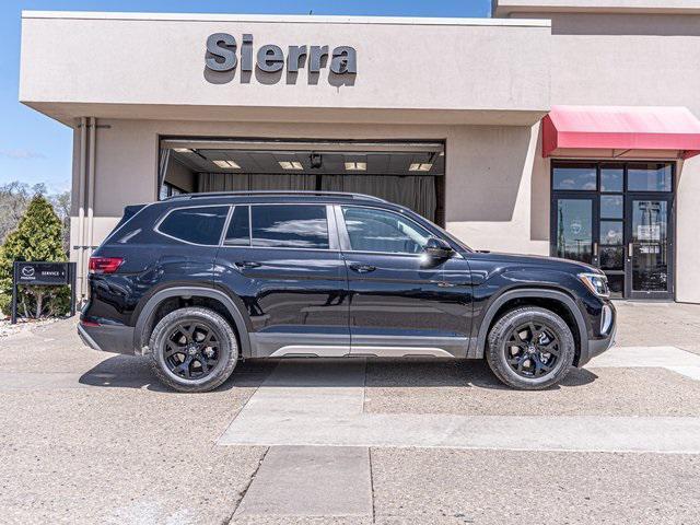 new 2024 Volkswagen Atlas car, priced at $44,364