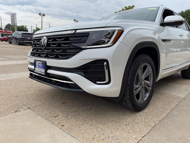 new 2024 Volkswagen Atlas Cross Sport car, priced at $48,150