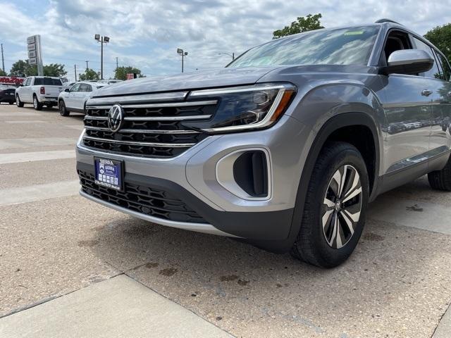 new 2024 Volkswagen Atlas car, priced at $38,153