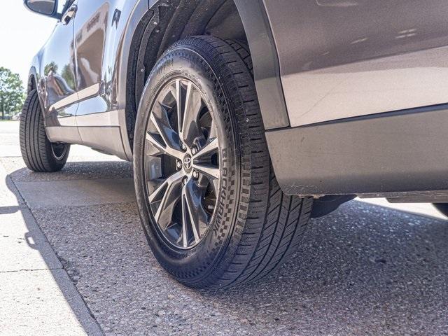 used 2019 Toyota Highlander car, priced at $18,949