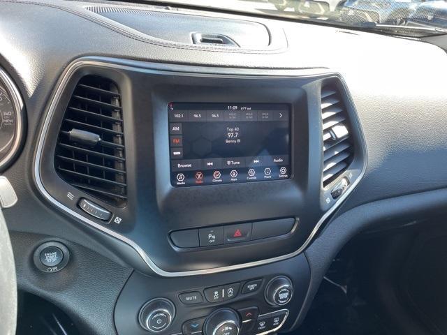 used 2020 Jeep Cherokee car, priced at $15,549