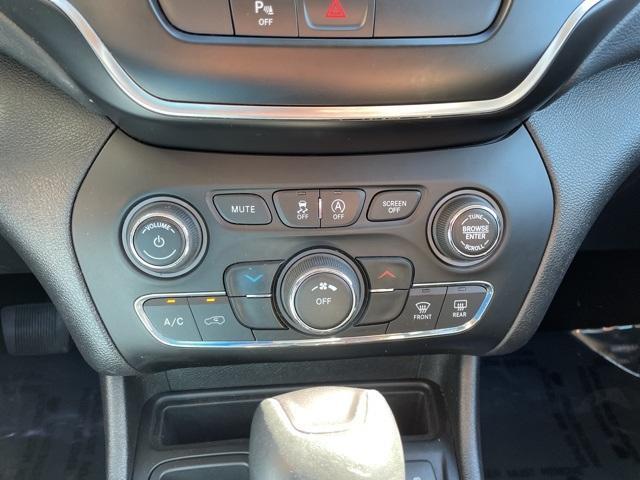 used 2020 Jeep Cherokee car, priced at $15,549