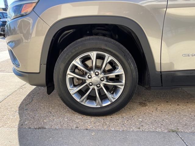 used 2020 Jeep Cherokee car, priced at $15,549