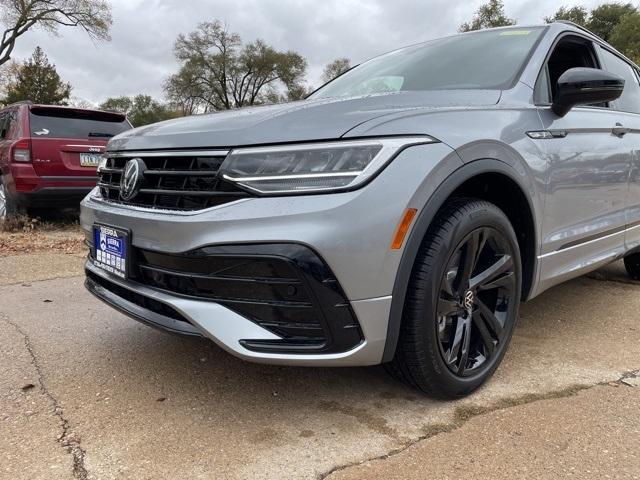 new 2024 Volkswagen Tiguan car, priced at $34,901