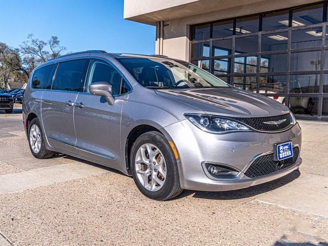 used 2017 Chrysler Pacifica car, priced at $14,989