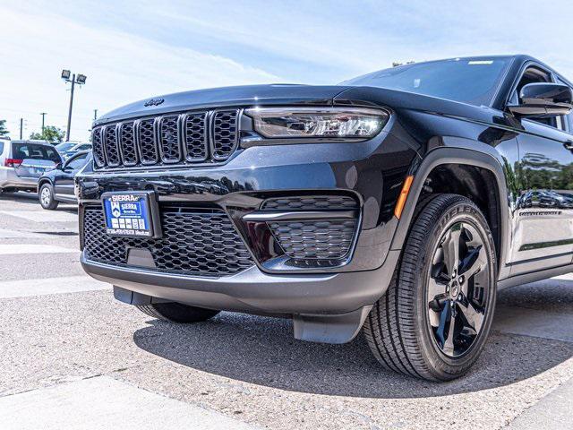 new 2024 Jeep Grand Cherokee car, priced at $46,175