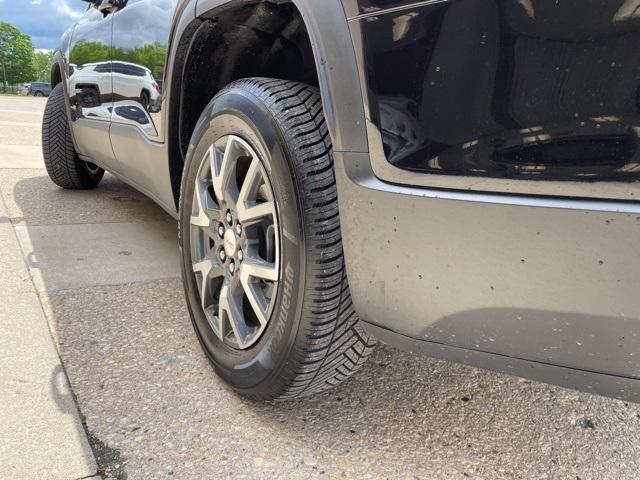 used 2022 GMC Acadia car, priced at $25,189