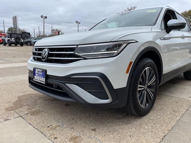 new 2024 Volkswagen Tiguan car, priced at $30,916