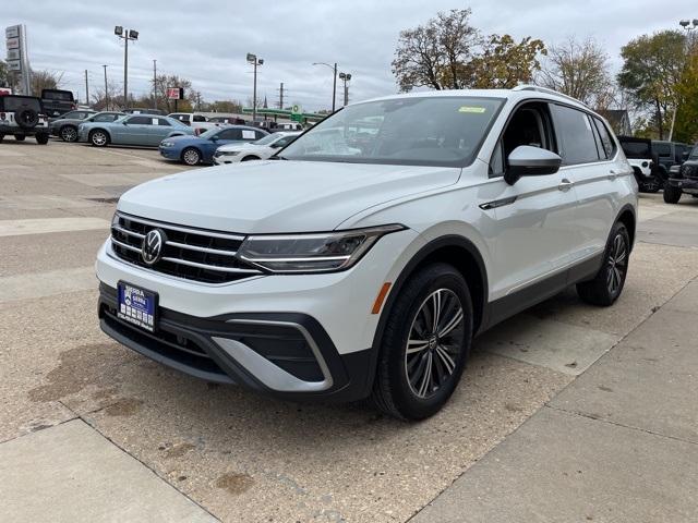 new 2024 Volkswagen Tiguan car, priced at $30,916