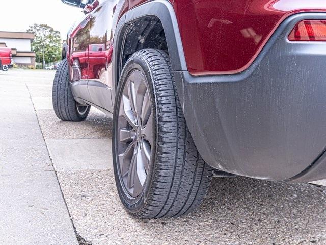 used 2021 Jeep Cherokee car, priced at $25,739