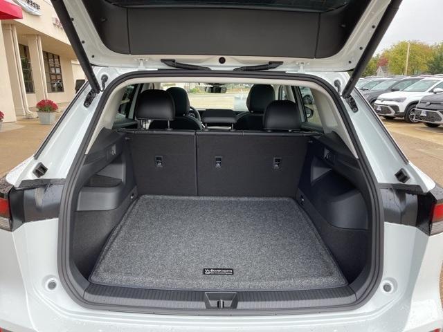new 2025 Volkswagen Tiguan car, priced at $35,270