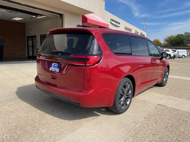 new 2026 Chrysler Pacifica car, priced at $43,541