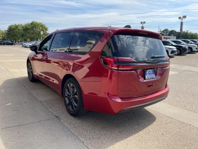 new 2026 Chrysler Pacifica car, priced at $43,541