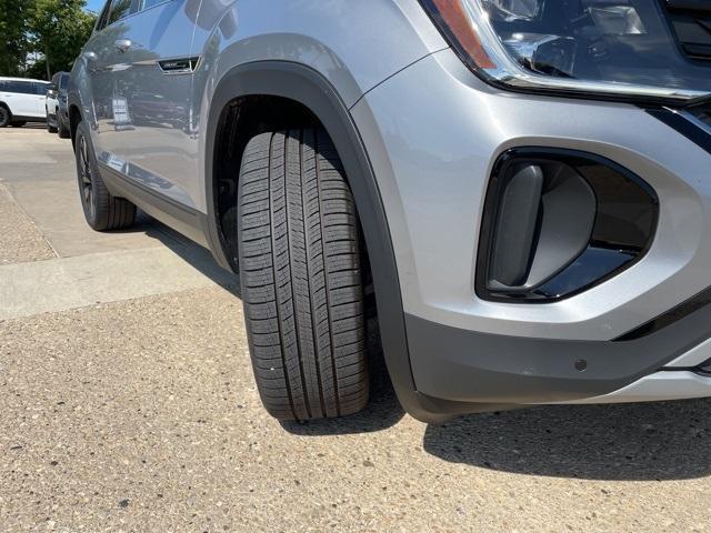 new 2024 Volkswagen Atlas Cross Sport car, priced at $42,790