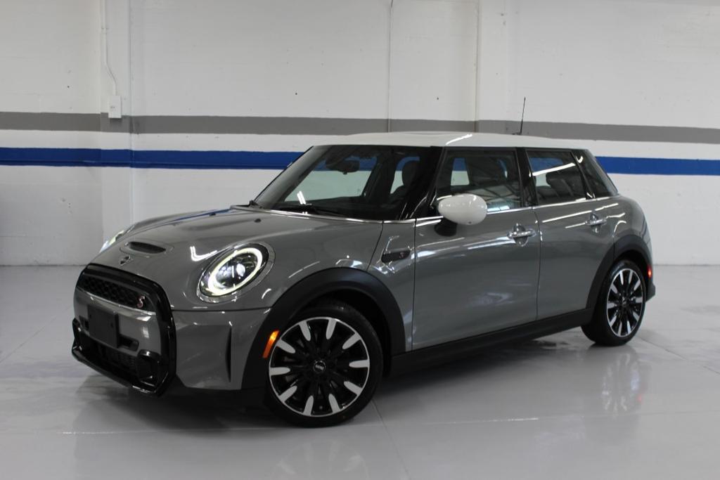used 2022 MINI Hardtop car, priced at $22,498