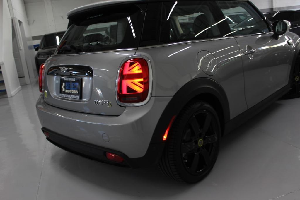 used 2024 MINI SE Hardtop car, priced at $24,998