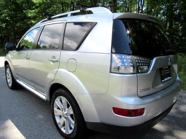 used 2009 Mitsubishi Outlander car, priced at $7,995