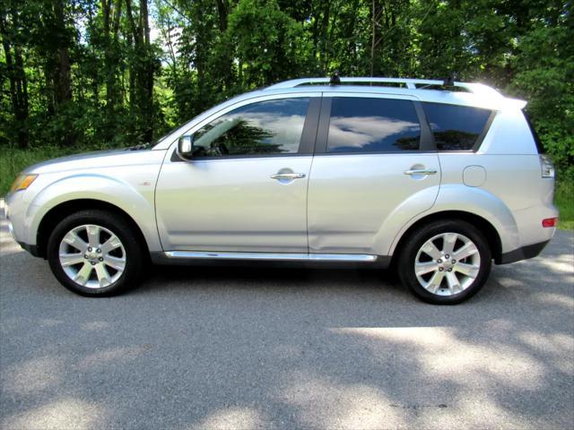 used 2009 Mitsubishi Outlander car, priced at $7,995