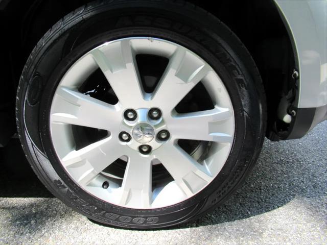 used 2009 Mitsubishi Outlander car, priced at $7,995