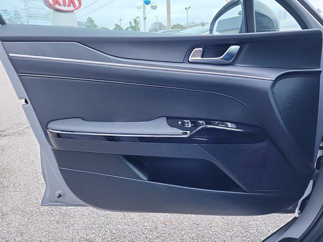 new 2025 Kia K5 car, priced at $27,511