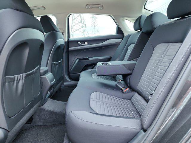 new 2025 Kia K5 car