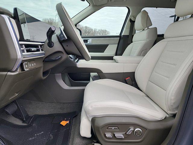 new 2025 Hyundai Santa Fe HEV car, priced at $49,440