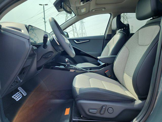 new 2025 Kia Niro car