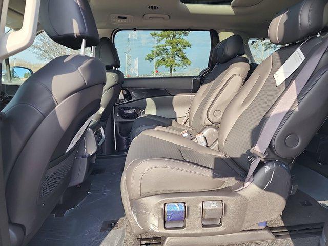 new 2025 Kia Carnival car, priced at $52,905