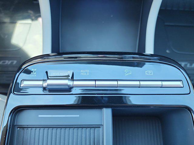new 2025 Hyundai TUCSON Hybrid car, priced at $37,090