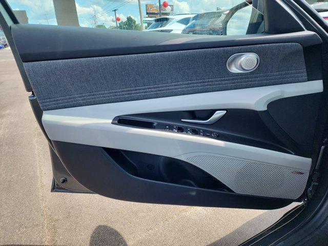 new 2025 Hyundai Elantra car, priced at $26,527