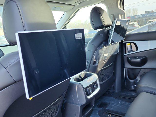 new 2025 Kia Carnival car, priced at $47,692