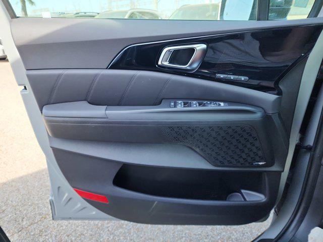 new 2025 Kia Carnival car, priced at $51,635