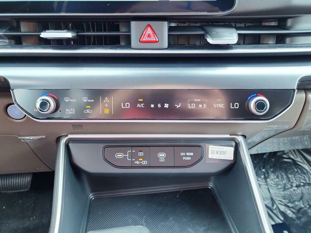 new 2025 Kia Carnival car, priced at $38,730