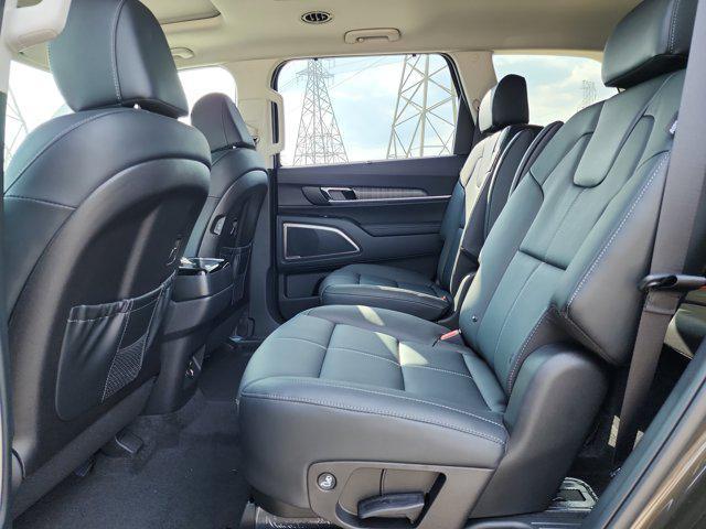 new 2025 Kia Telluride car, priced at $43,155
