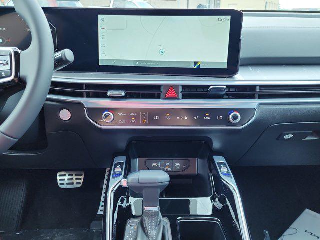 new 2025 Kia Sorento car, priced at $39,139