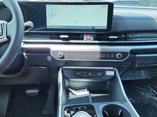 new 2025 Kia Carnival Hybrid car, priced at $50,620