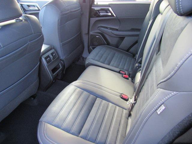new 2025 Mitsubishi Outlander car, priced at $25,785