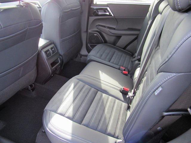 new 2025 Mitsubishi Outlander car, priced at $26,255