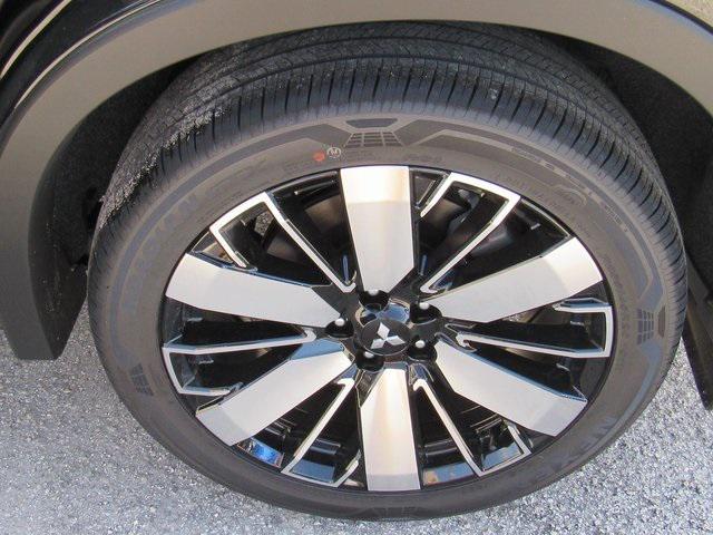 new 2025 Mitsubishi Outlander car, priced at $26,255