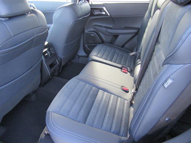 new 2025 Mitsubishi Outlander car, priced at $26,105