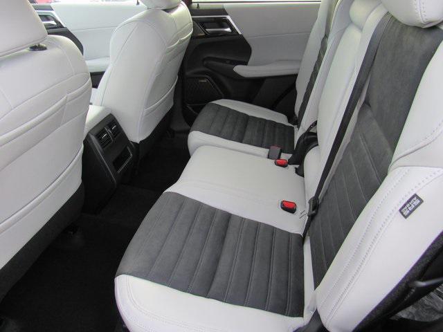 new 2025 Mitsubishi Outlander car, priced at $31,795