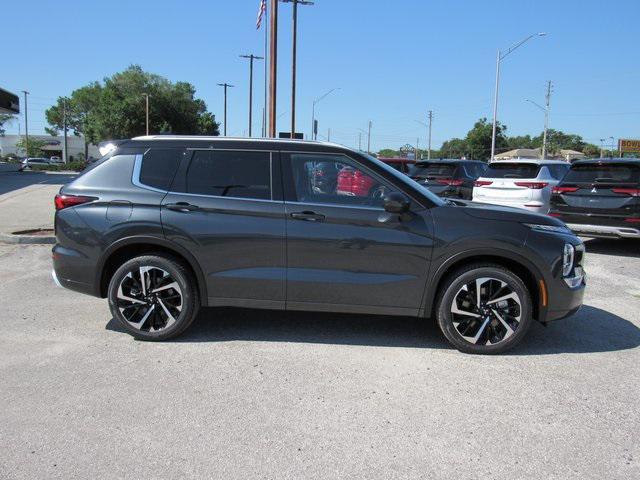 new 2024 Mitsubishi Outlander car, priced at $30,575