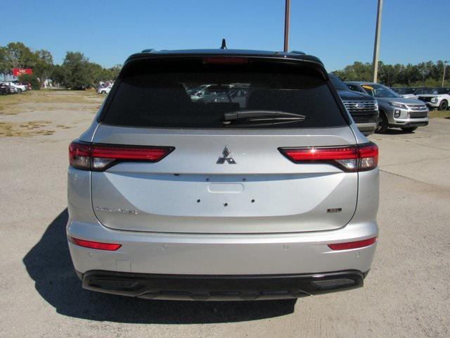 new 2024 Mitsubishi Outlander car, priced at $30,105