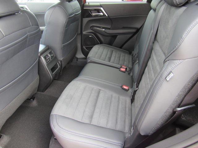 new 2025 Mitsubishi Outlander car, priced at $30,365