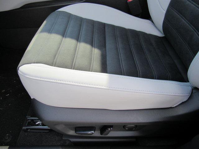 new 2025 Mitsubishi Outlander car, priced at $31,795