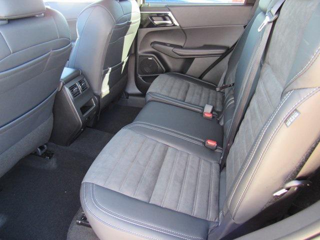 new 2025 Mitsubishi Outlander car, priced at $28,950